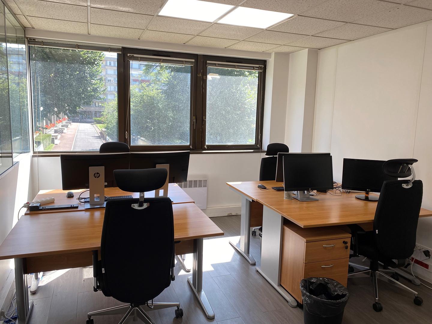 Furnished office for 4 people in Boulogne-Billancourt | Private office | 67423