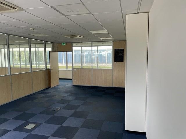 Unfurnished office for 11 people in Strassen | Entire office | 66646
