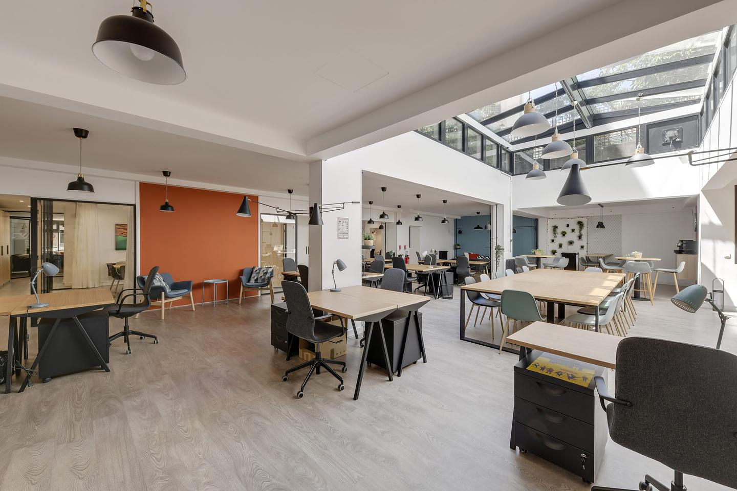 Furnished office for 2 people in Paris | Shared office | 79462