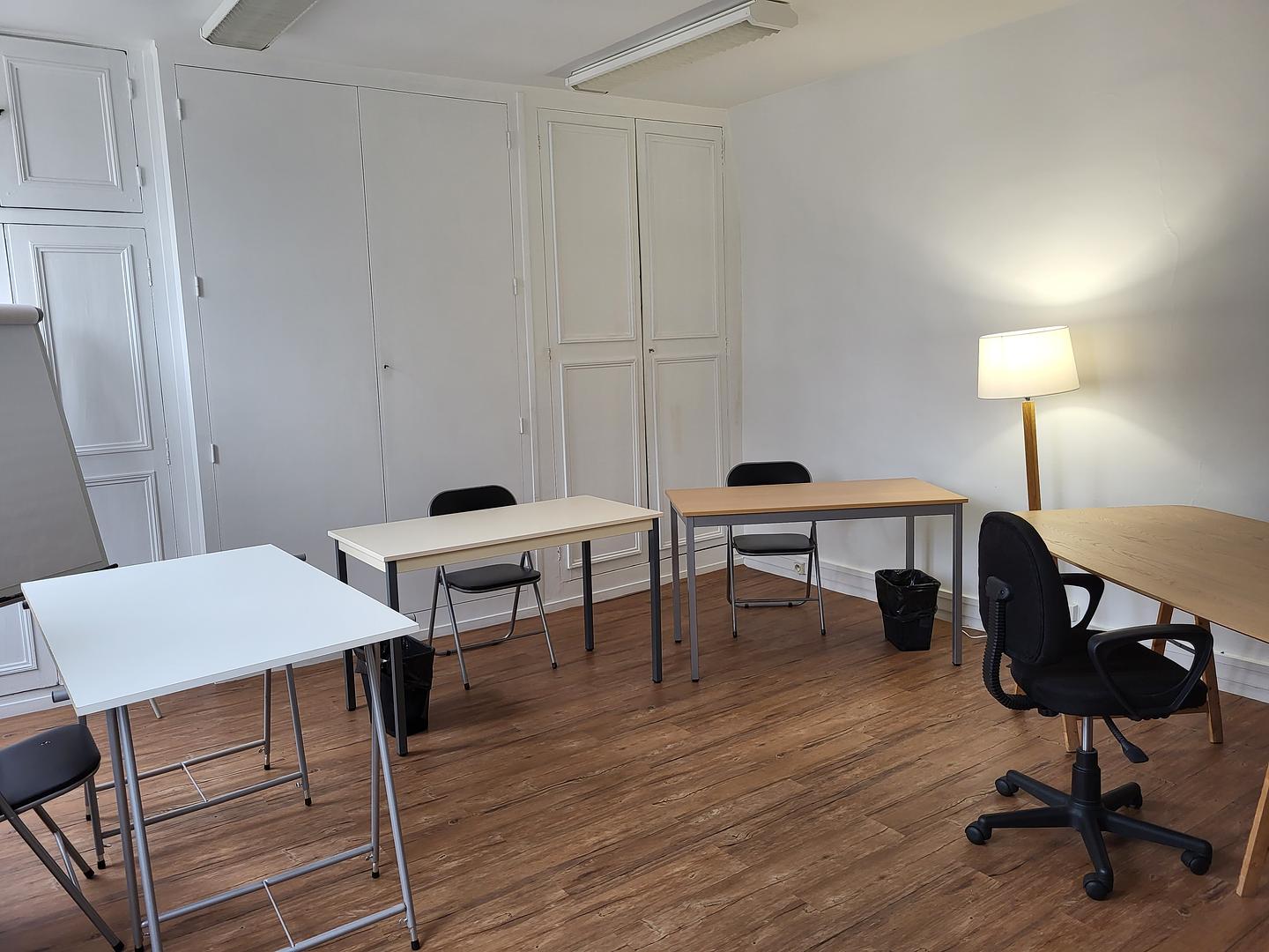 Furnished office for 8 people in Paris | Entire office | 79501