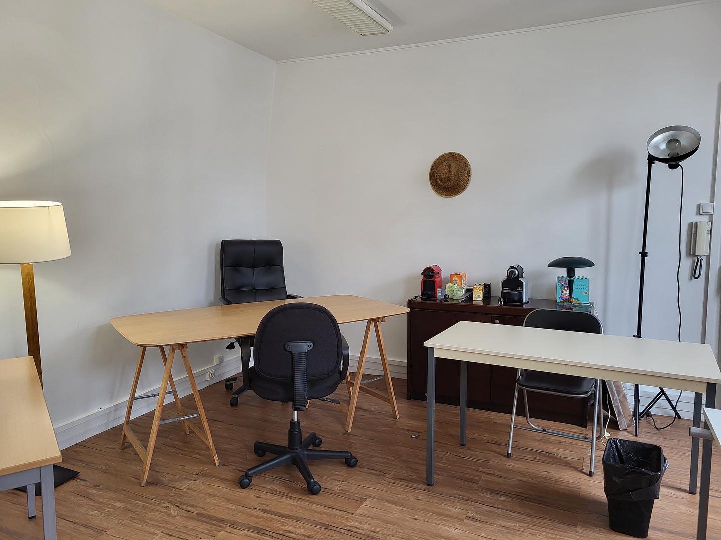 Furnished office for 8 people in Paris | Entire office | 79502