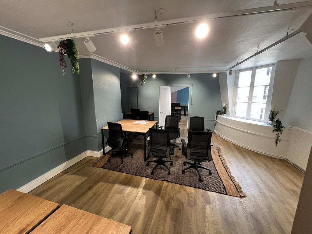 Furnished office for 34 people in Paris | Entire office | 65690
