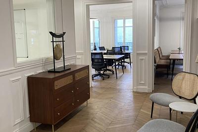 Bright office in the 9th arrondissement - Fully equipped, cleaning included