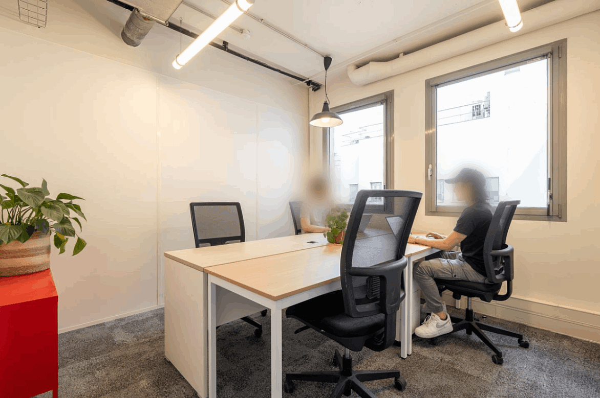 Furnished office for 4 people in Paris | Private office | 56066