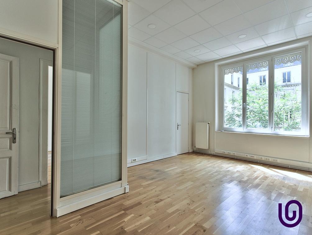 Unfurnished office for 35 people in Paris | Entire office | 61961