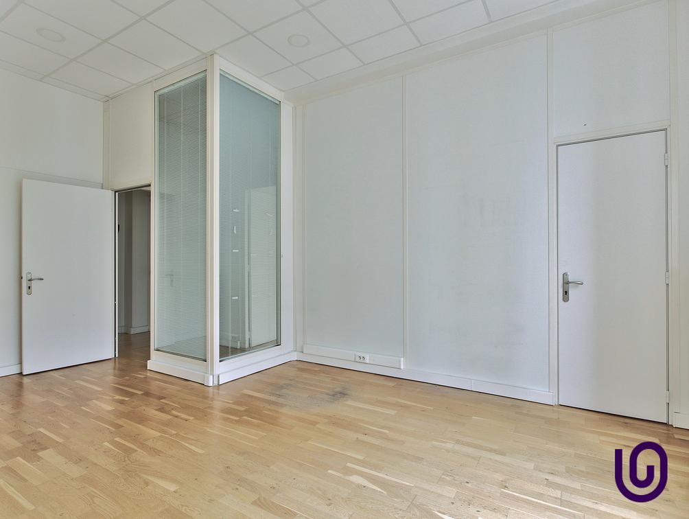 Unfurnished office for 35 people in Paris | Entire office | 61962