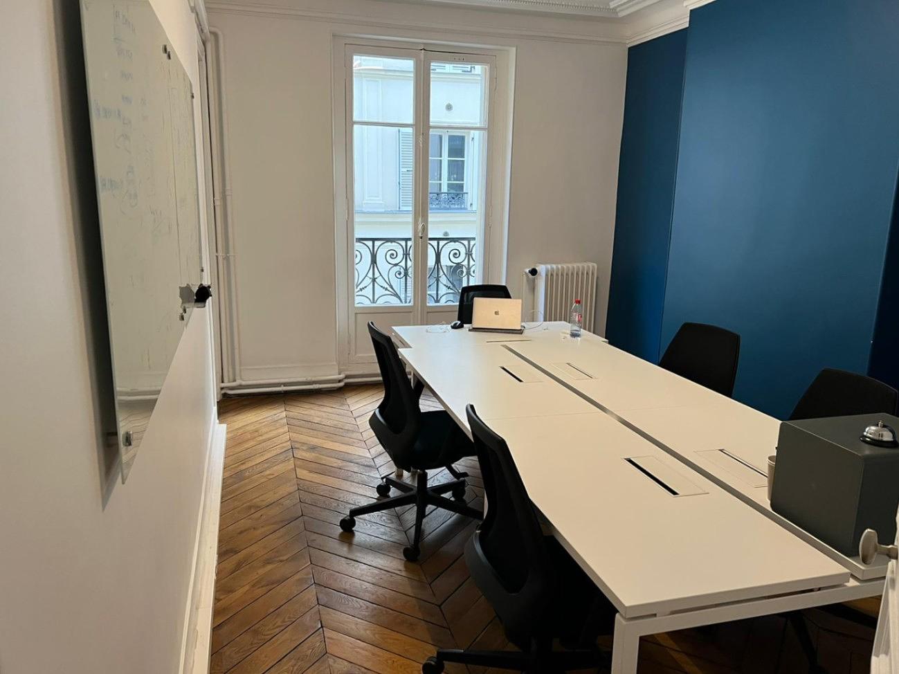 Furnished office for 4 people in Paris | Private office | 46624