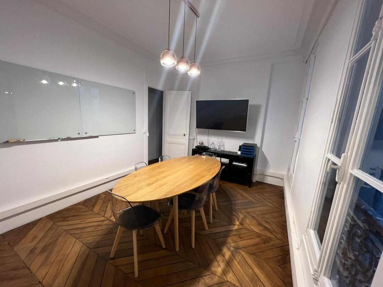 Furnished office for 4 people in Paris | Private office | 46626