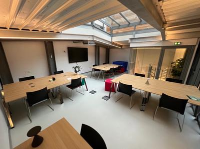 Office for 15 people under natural light in the heart of the Gobelins district.