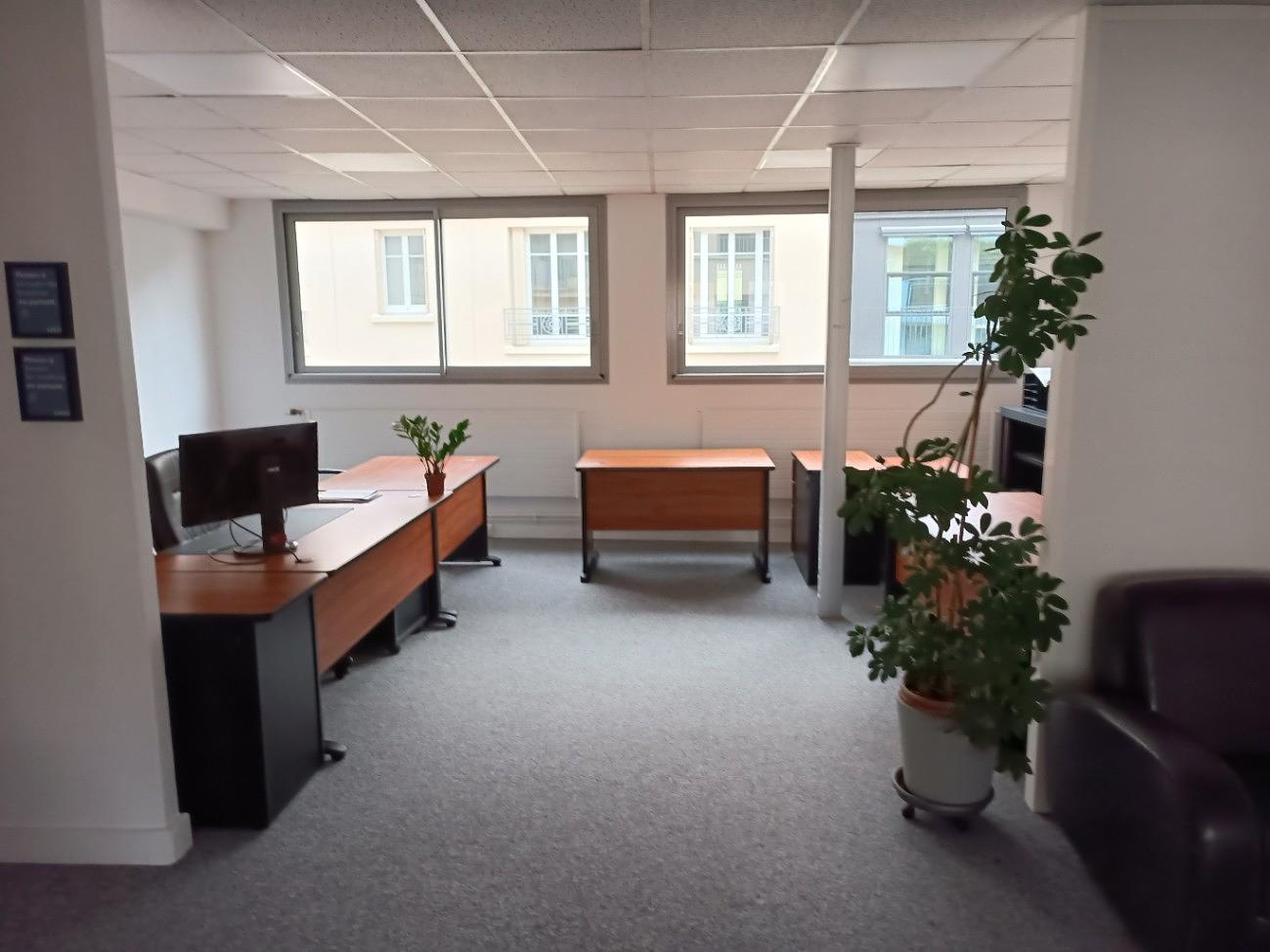 Furnished office for 3 people in Paris | Shared office | 16006
