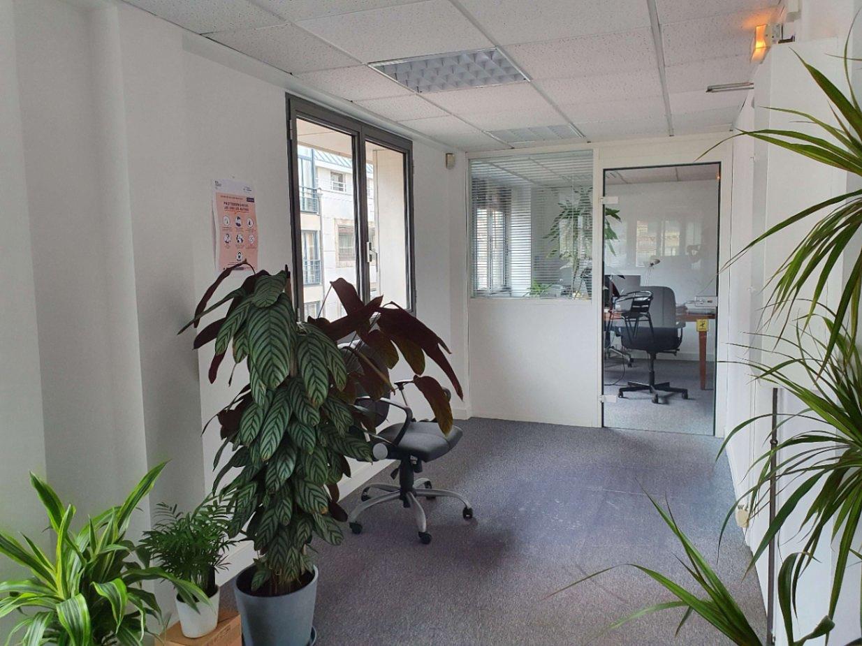 Furnished office for 6 people in Boulogne-Billancourt | Private office | 25693