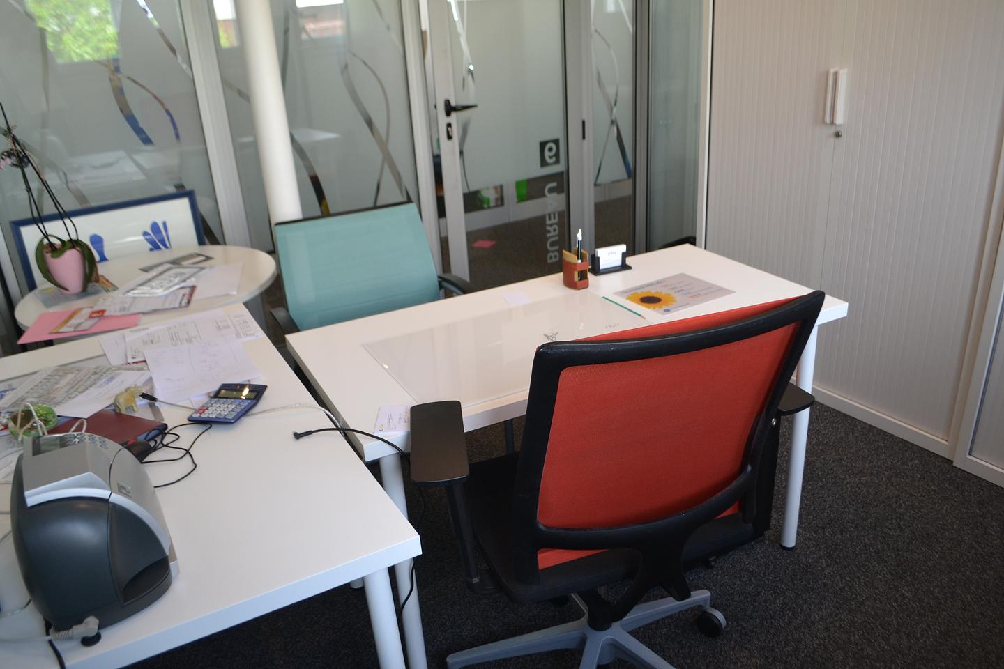 Furnished office for 3 people in Issy-les-Moulineaux | Private office | 50515