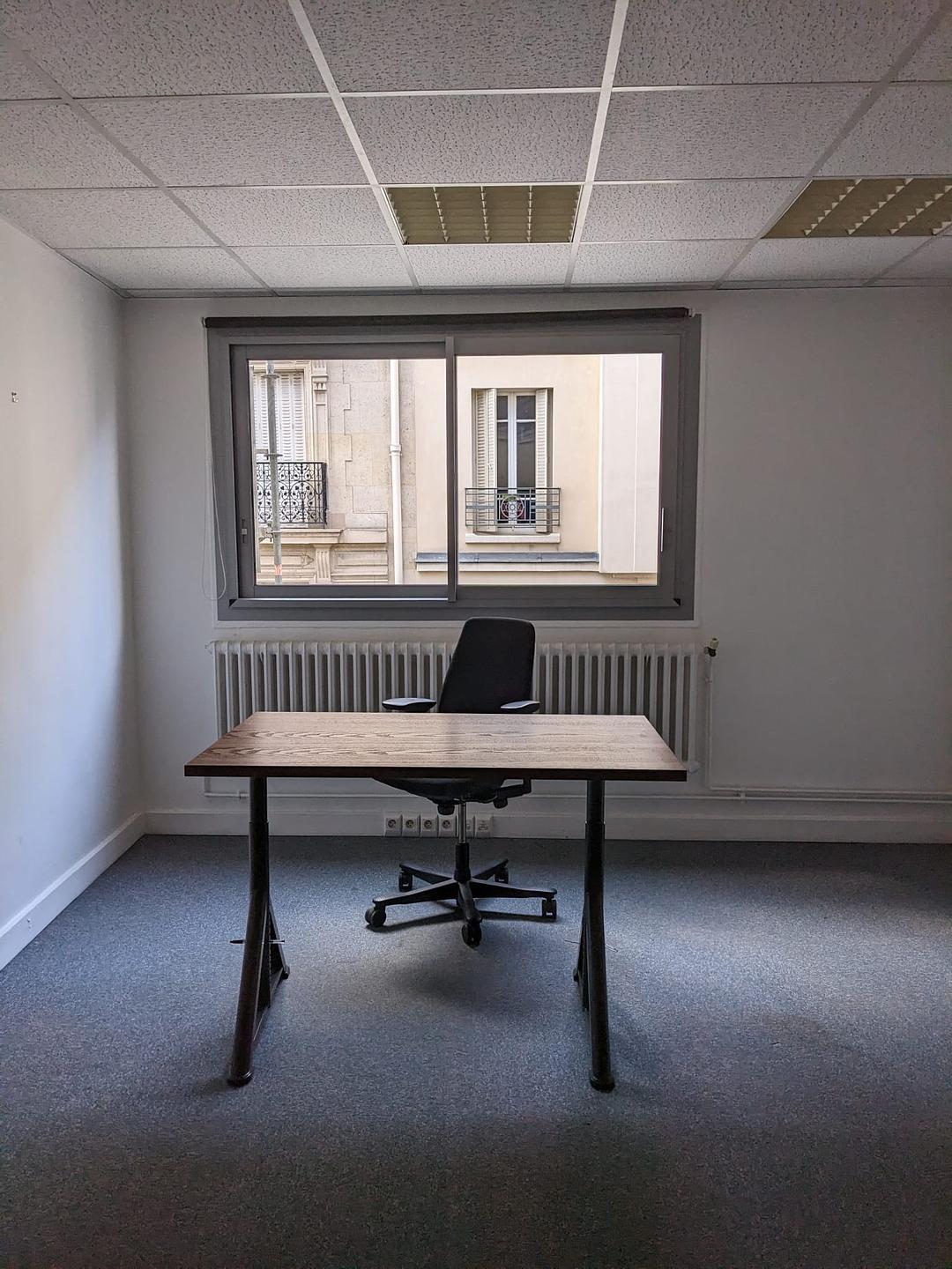 Furnished office for 2 people in Paris | Private office | 57289