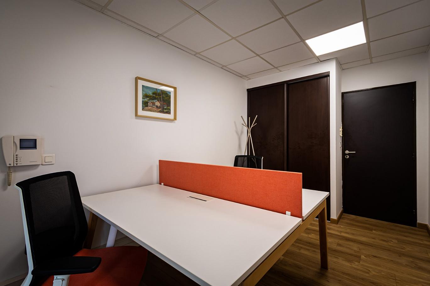 Furnished office for 10 people in Marseille | Entire office | 47559