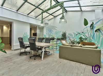 Superb fully equipped and decorated office in Paris 10th.