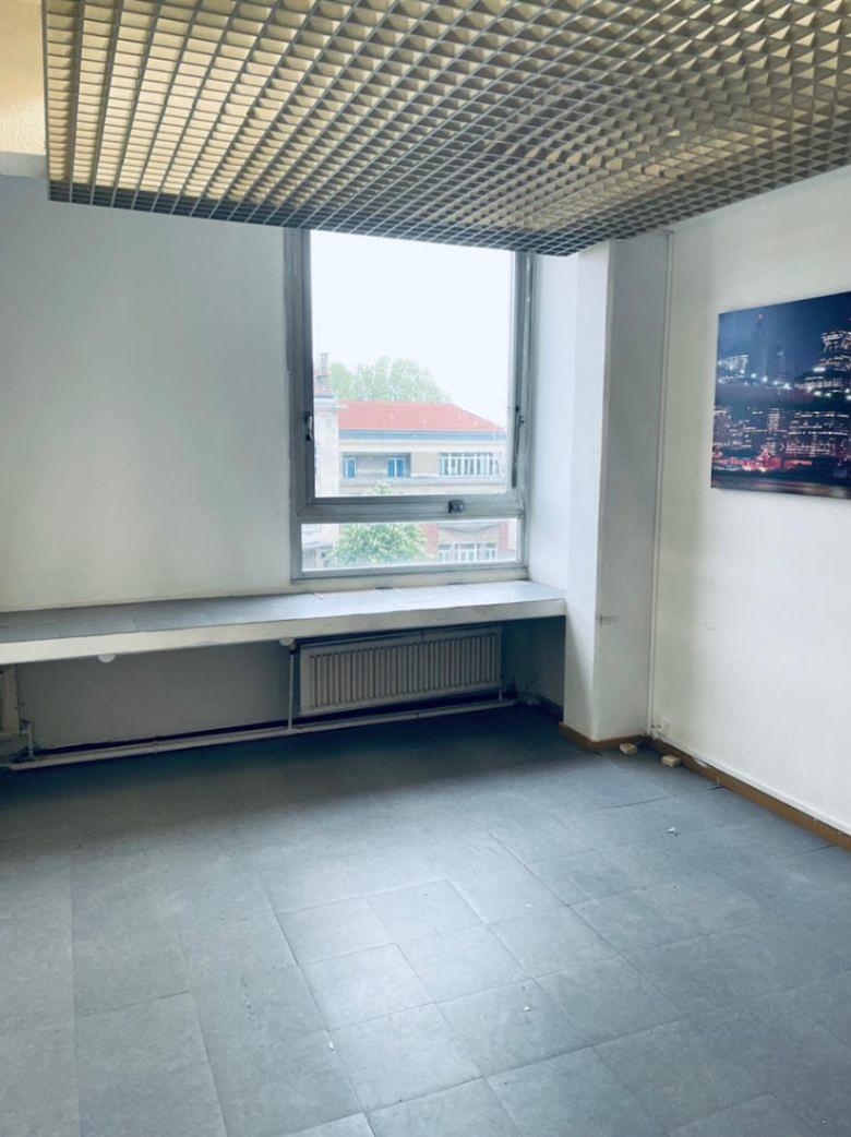 Unfurnished office for 3 people in Montreuil | Entire office | 34507