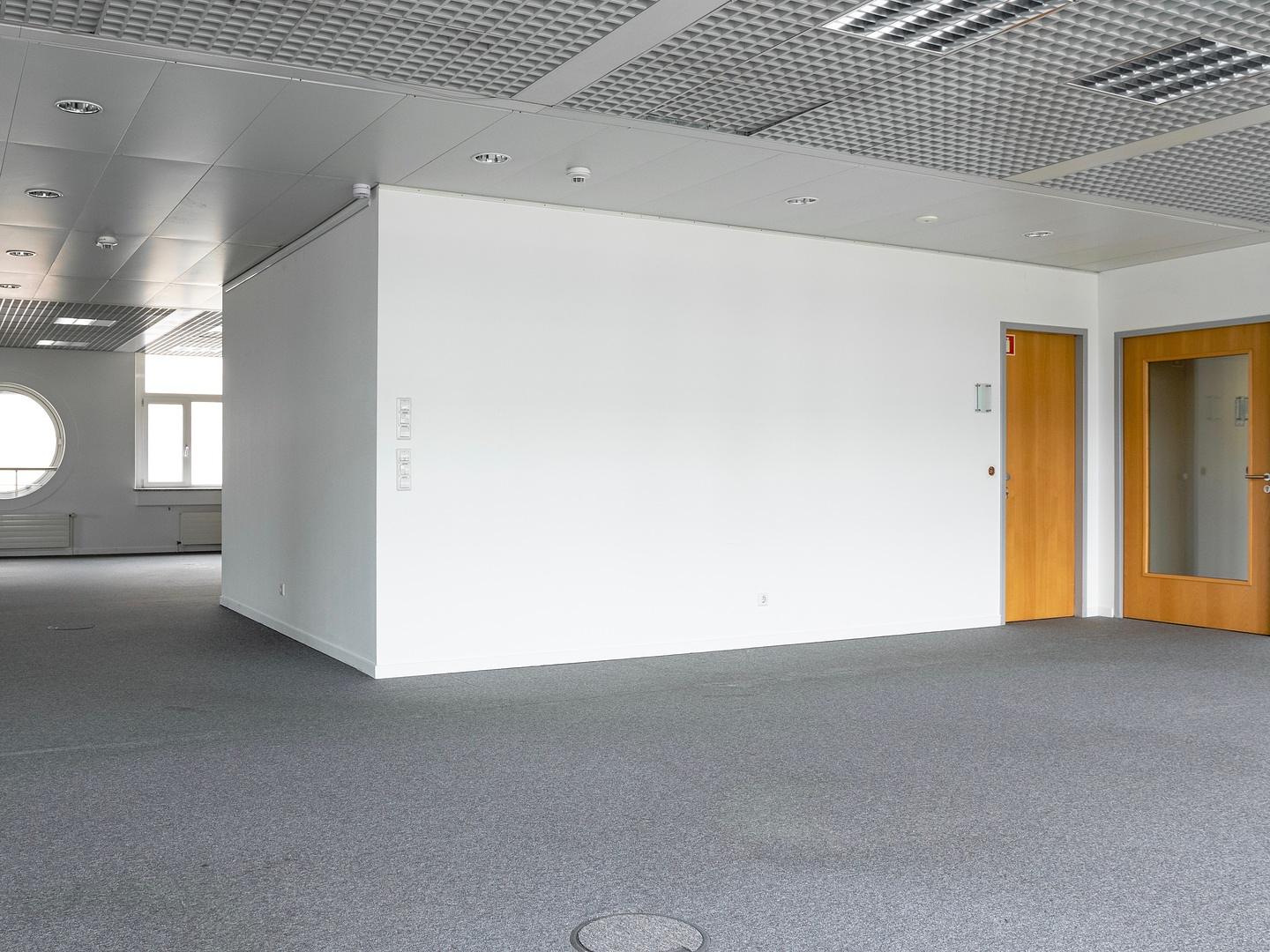 Unfurnished office for 140 people in Luxembourg | Private office | 5525