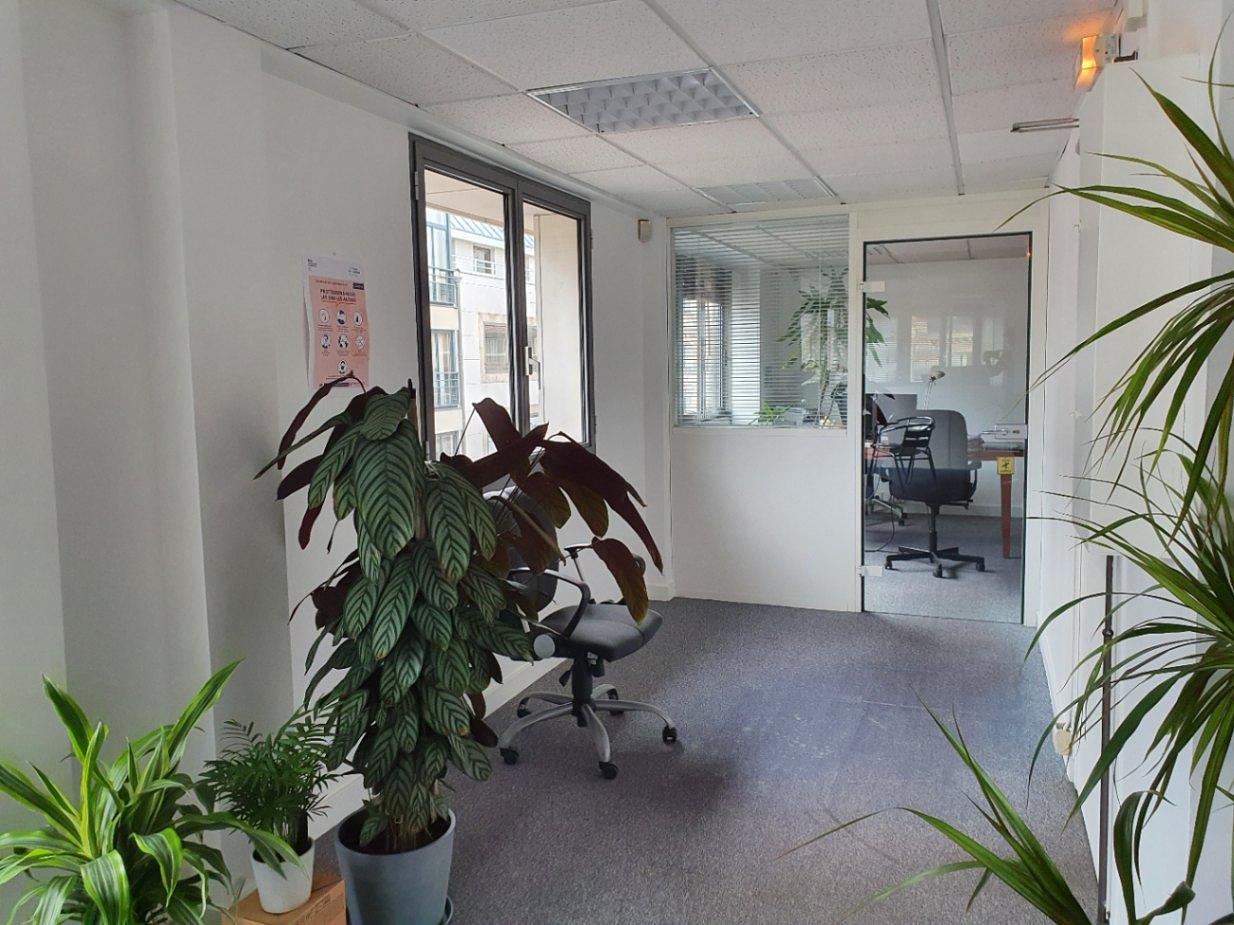Unfurnished office for 4 people in Boulogne-Billancourt | Private office | 35759