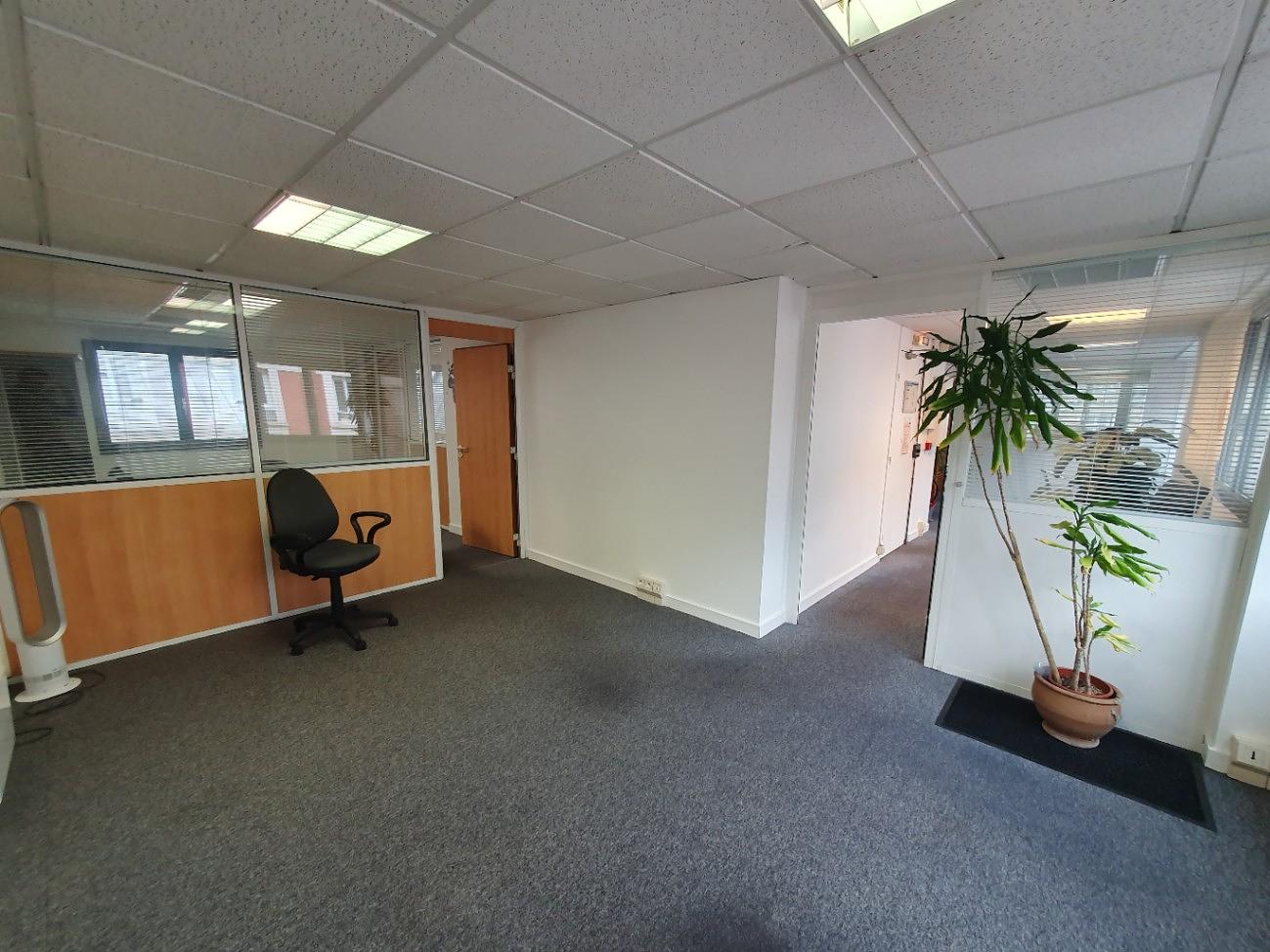 Unfurnished office for 4 people in Boulogne-Billancourt | Private office | 35757