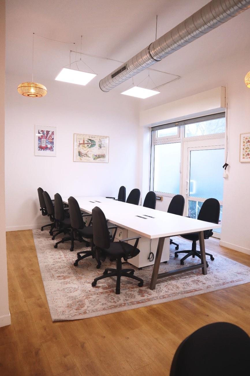 Furnished office for 12 people in Paris | Shared office | 43937