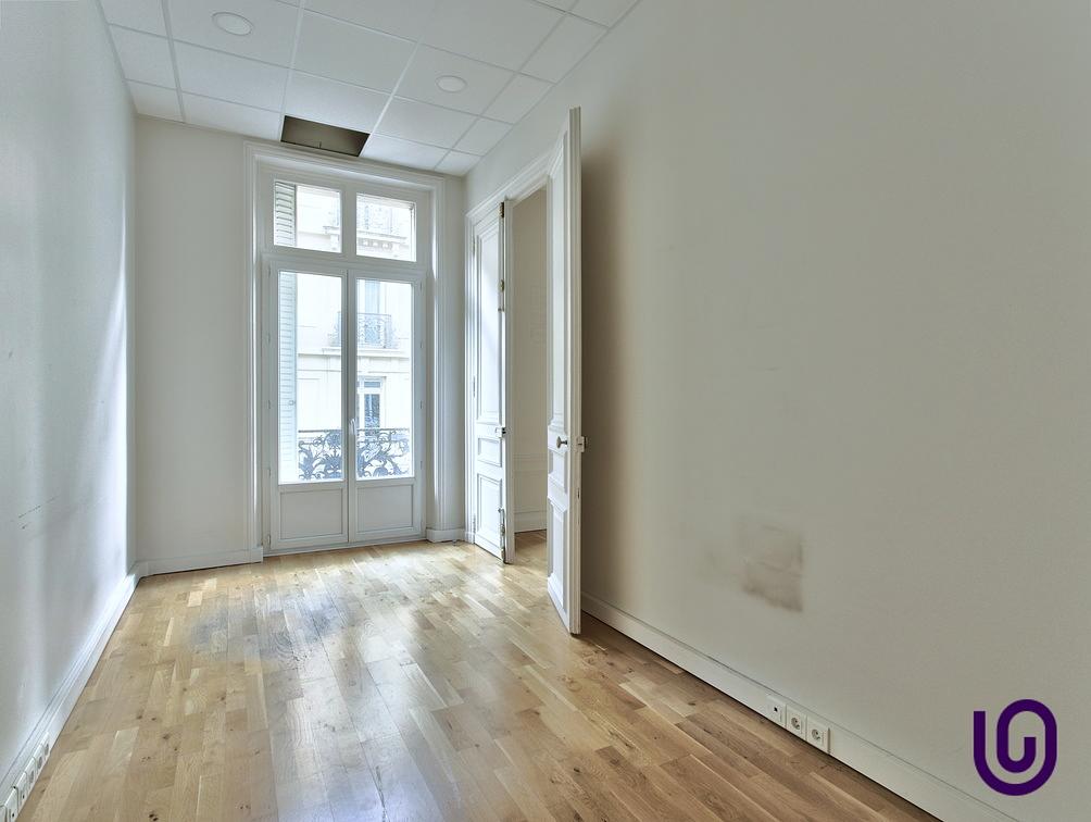 Unfurnished office for 35 people in Paris | Entire office | 62141