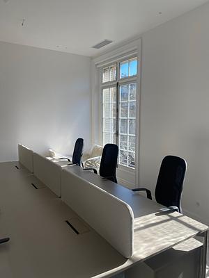 3 positions available in a luxury office near the Parc Monceau