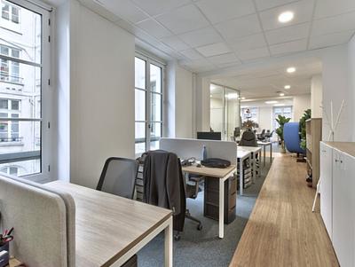 Share your office with a great tech startup! In the heart of the 2nd
