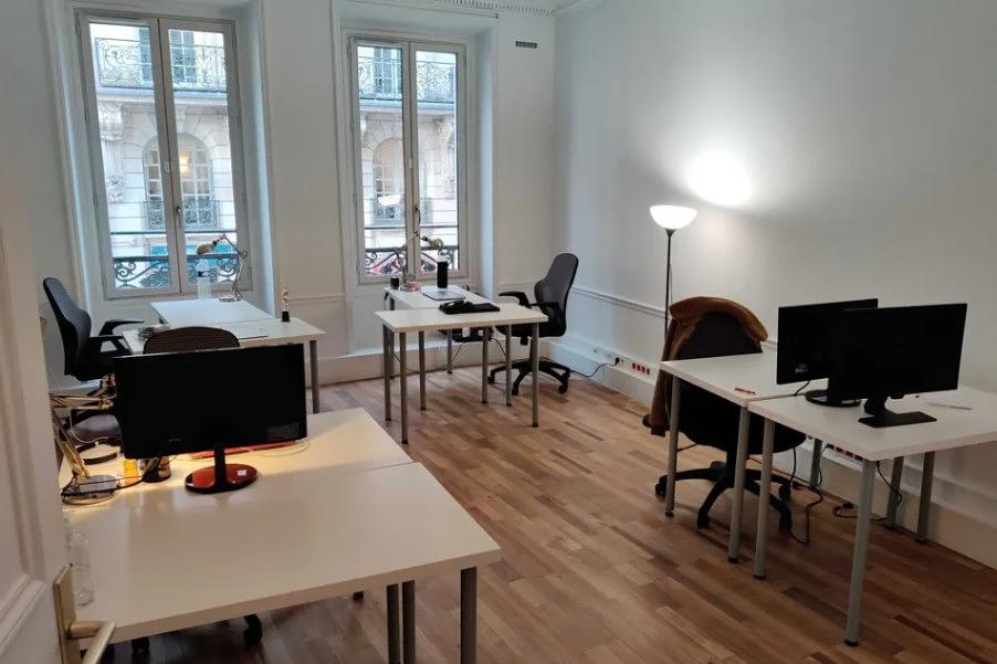 Furnished office for 4 people in Paris | Private office | 46301