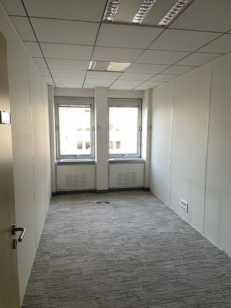 Furnished office for 2 people in Neuilly-sur-Seine | Private office | 63961