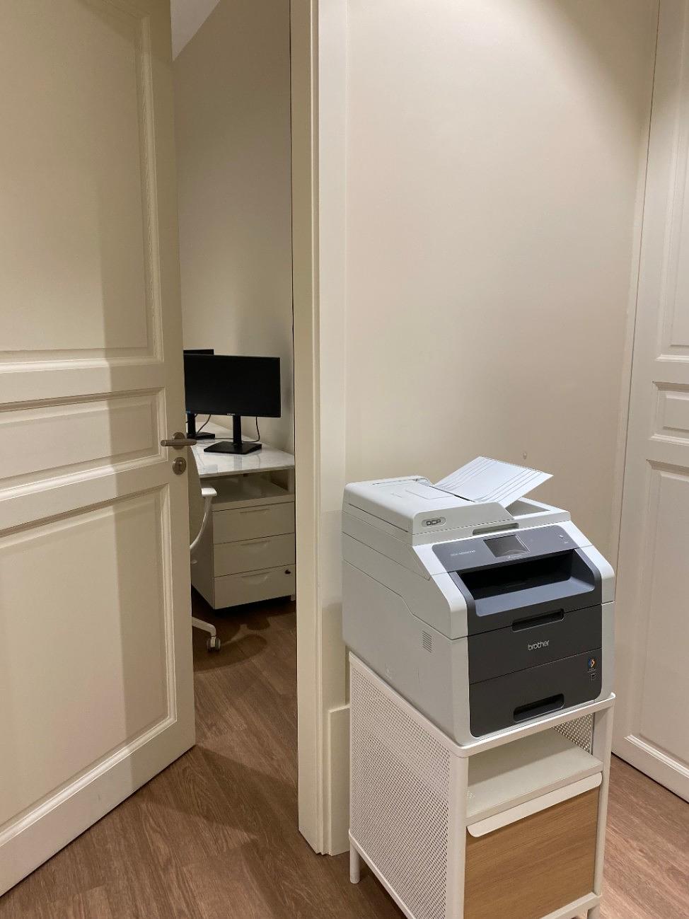 Furnished office for 3 people in Paris | Private office | 15845