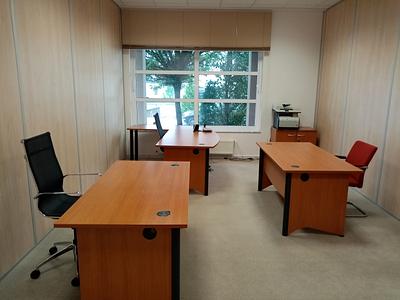 Luxembourg-Merl. Furnished individual office with access to meeting room, kitchen and IT room. Parking possible.